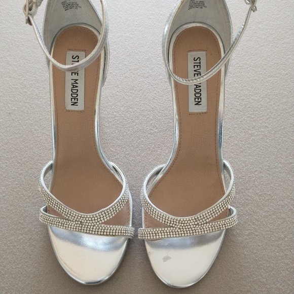 Steve Madden size 7.5 silver metallic stiletto heels with rhinestones - Picture 2 of 10